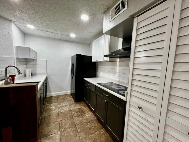 Foto del edificio - 5701 Gatlin Ave