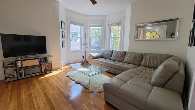 Foto del edificio - 52 Hillsdale Rd