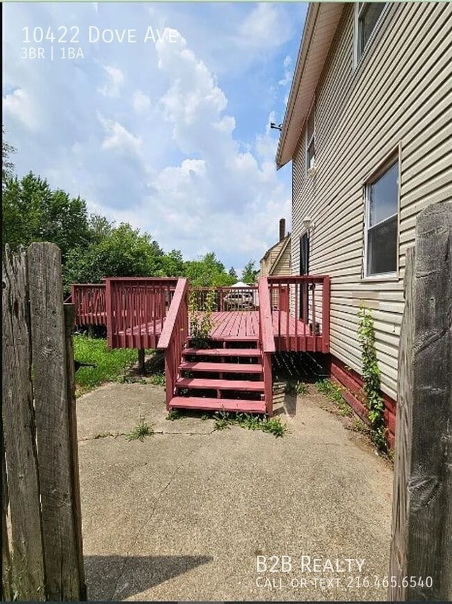 Building Photo - 10422 Dove Ave