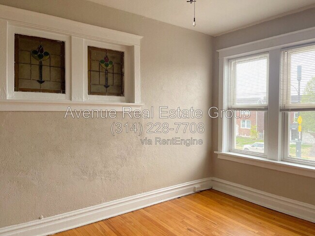 Foto del edificio - 5067 Chippewa St