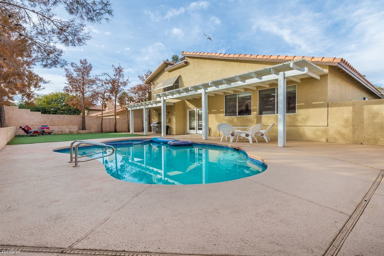 Primary Photo - 5 br, 2.5 bath House - 2801 Via Bel Mondo St
