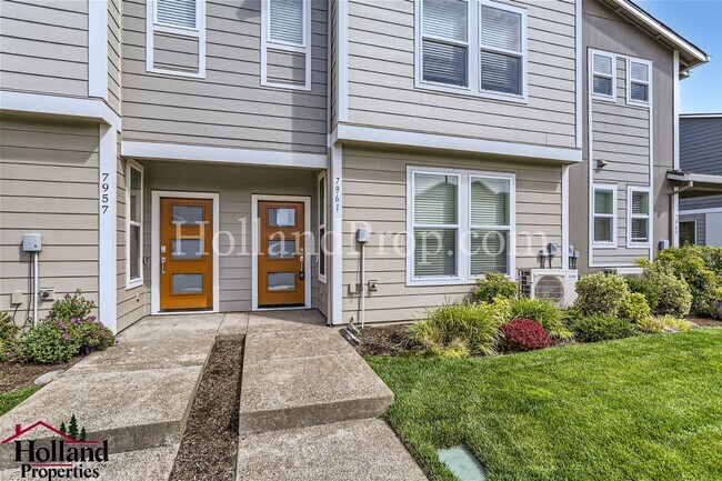 Building Photo - Modern 3-Bedroom Townhome in Hillsboro!