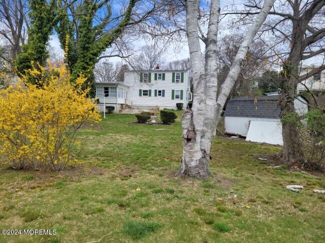 Foto del edificio - 328 Cedar Ave