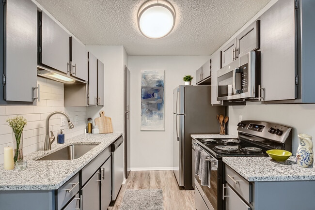 Building Photo - Villas at Waterchase Apartments