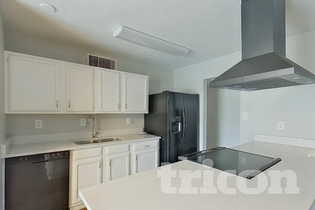 Building Photo - 10022 Deer Hollow Dr