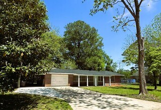 Building Photo - 508 Willow Dr