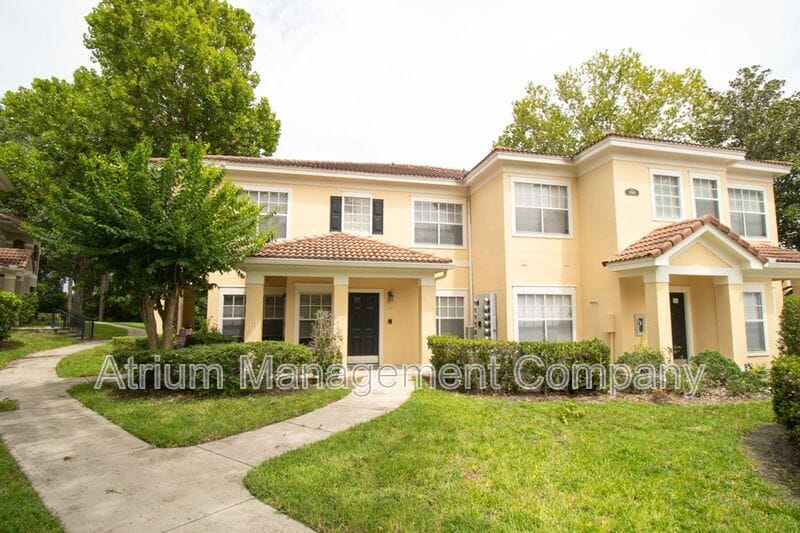 Foto principal - 325 Arbor Lakes Cir