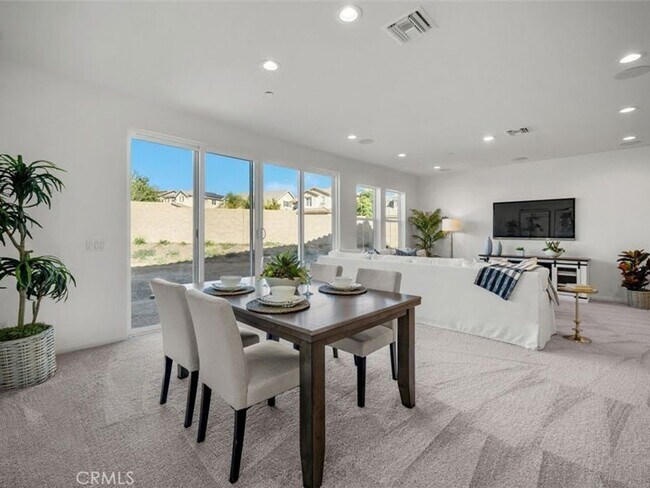 Foto del edificio - 5 Bedroom Single Family Home in Murrieta