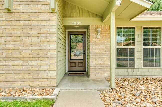 Foto del edificio - 1307 S Meadows Dr
