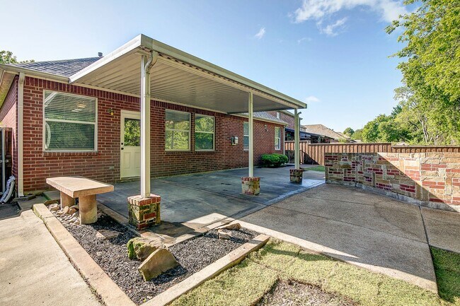 Foto del edificio - Serenity on the Greenbelt in Stonebridge Ranch