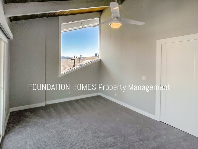 Building Photo - VIDEO - Top-Floor with Marina View and Hig...