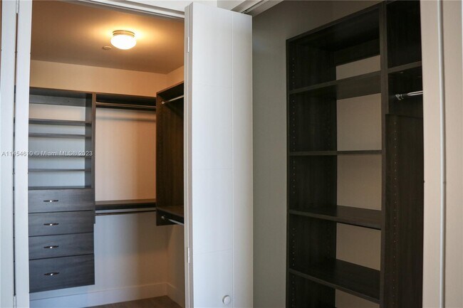 Foto del edificio - 2960 NE 207th St
