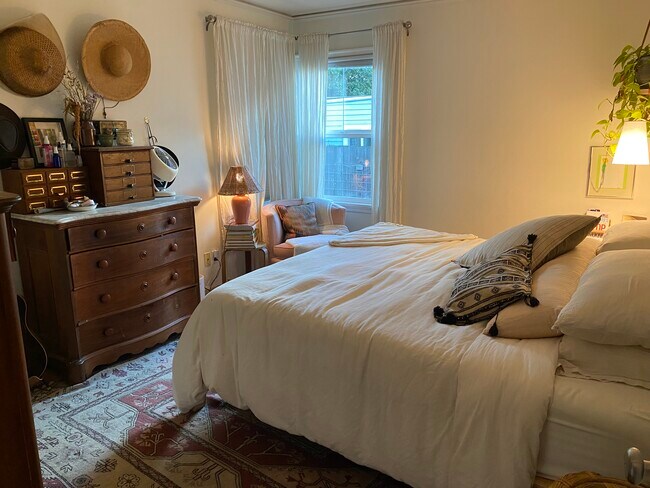 Foto del edificio - 7216 N McKenna Ave