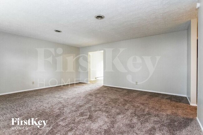Foto del edificio - 819 Moss Oak Ct