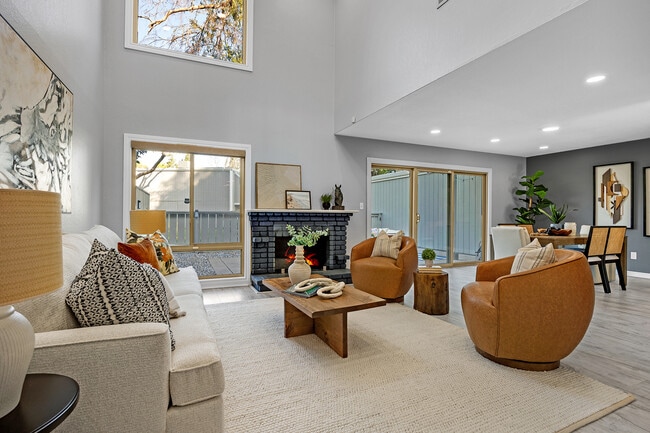 Building Photo - 7551 Maywood Dr