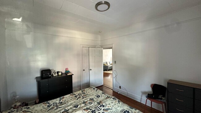 Building Photo - 324 Liberty Ave