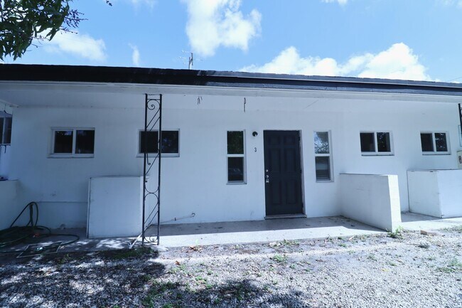 Foto del edificio - 1960 SW 41st Ave