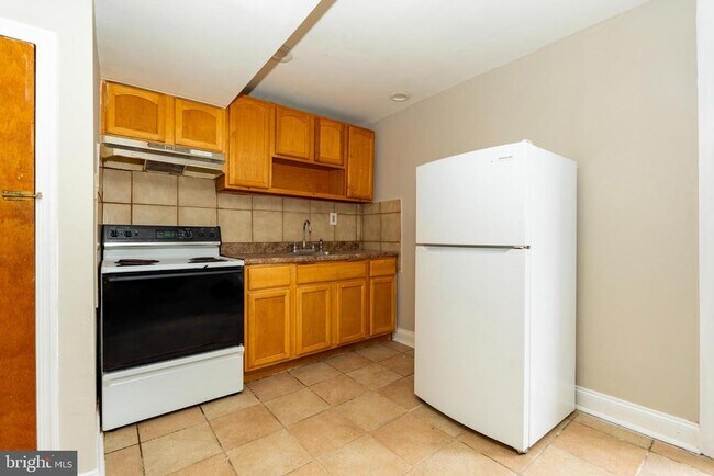Foto del edificio - 5763 Pemberton St