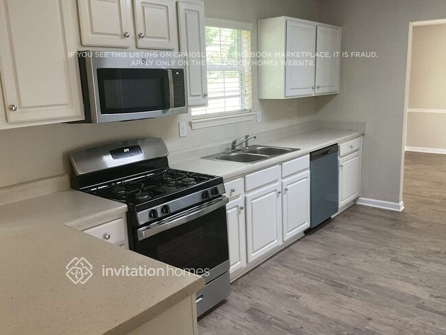 Building Photo - 597 Lakewater View Dr
