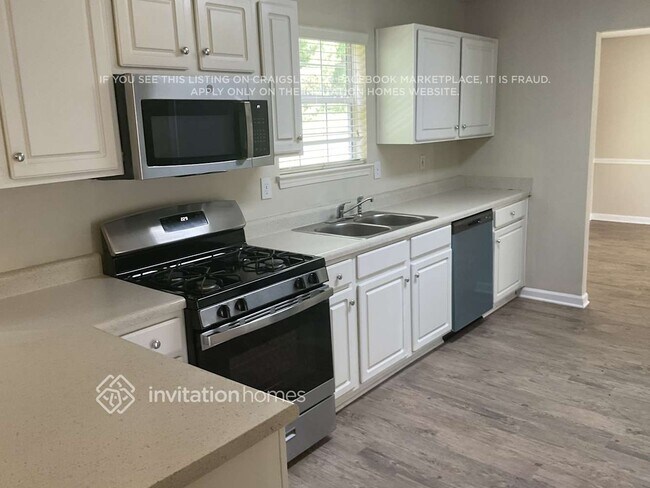 Foto del edificio - 597 Lakewater View Dr