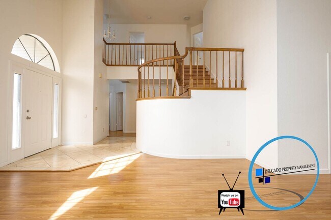 Foto del edificio - Gorgeous four bedrooms, three baths Glen C...