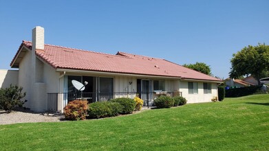 Building Photo - 17440 Plaza Animado