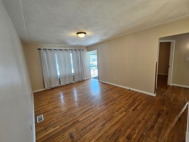 Foto del edificio - Come see your new home!