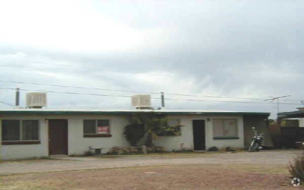 Foto del edificio - 2831-2833 N Castro Ave