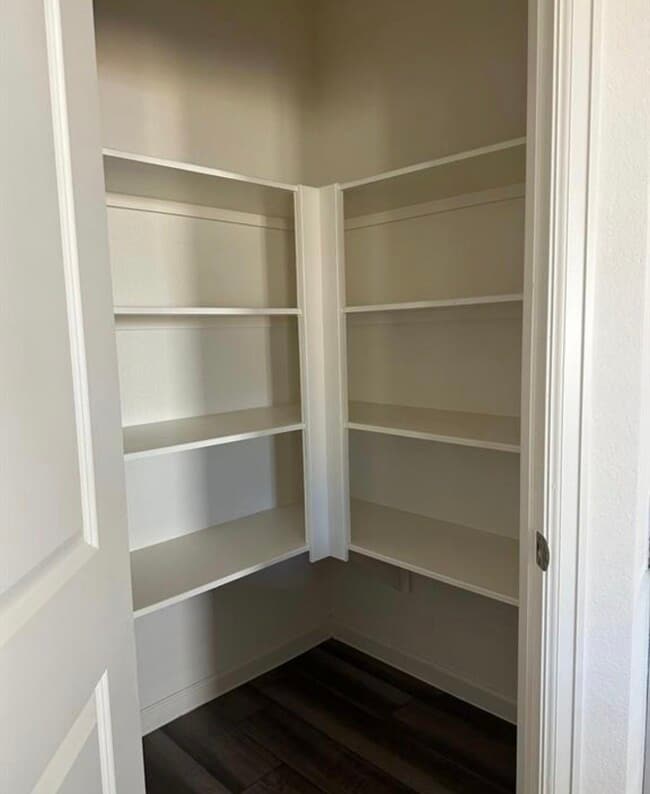 Building Photo - 4017 Silver Linden