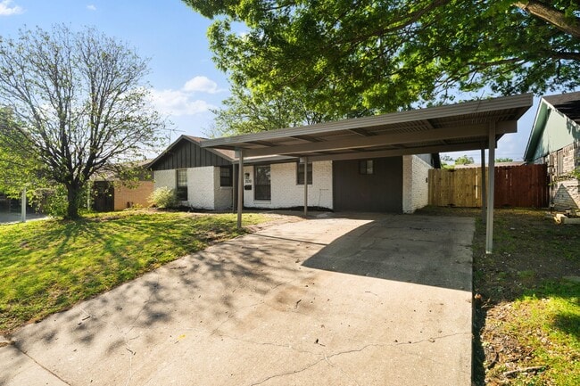 Building Photo - 2626 Bobwhite Blvd