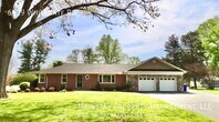 Primary Photo - 3 Bedroom Home With Screened In Porch on 1...