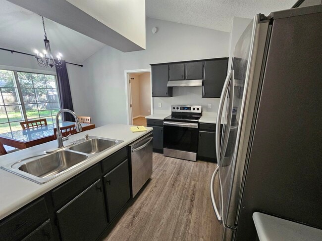 Building Photo - 2428 Beechnut Ln