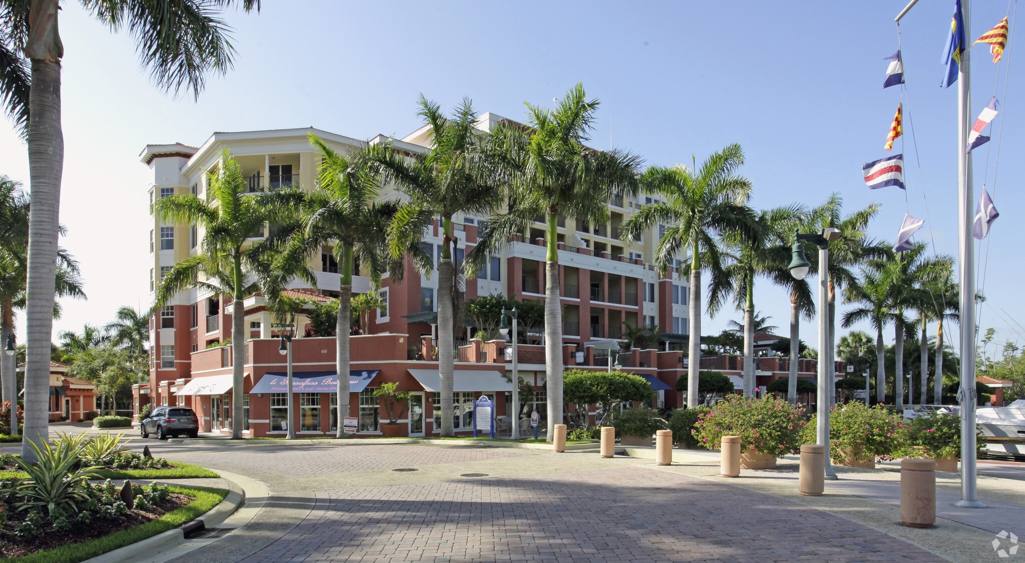 The Mariner at Jupiter Yacht Club