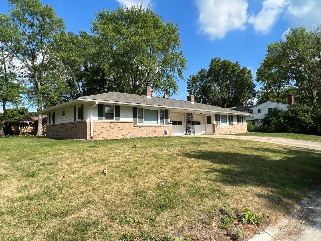 Primary Photo - 2102 Pond St