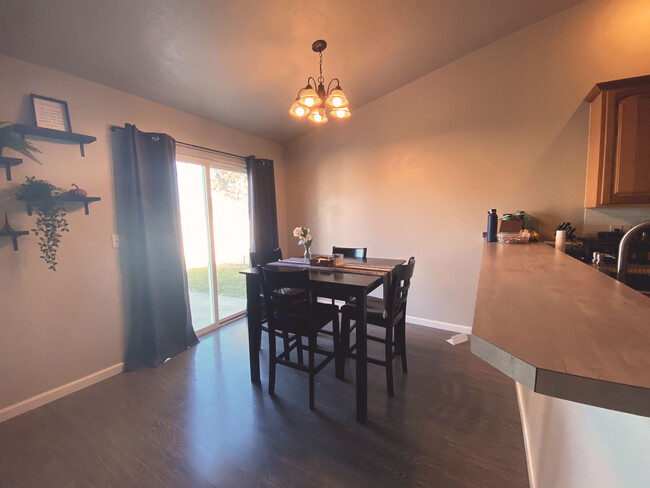 Foto del edificio - 3124 Parkview Way