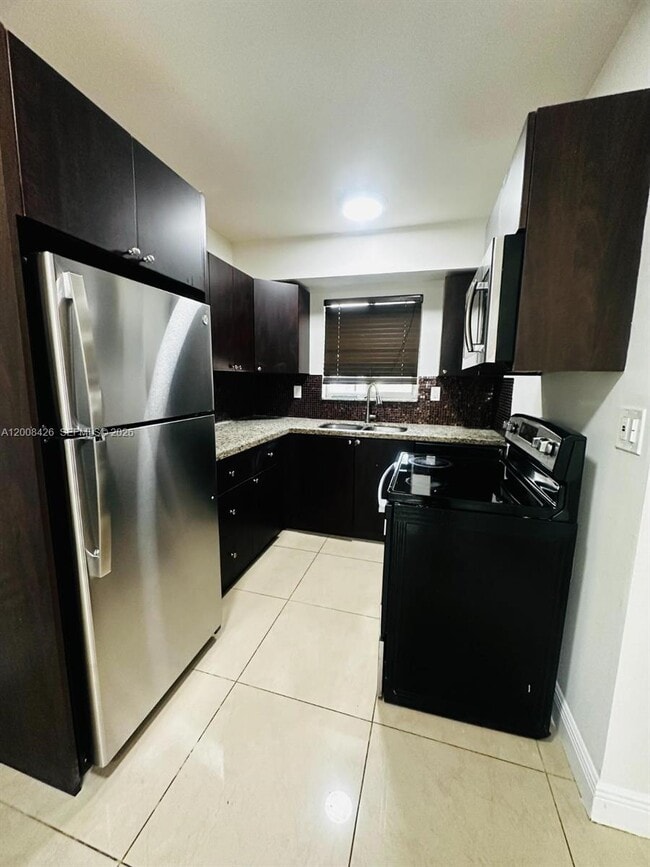 Foto del edificio - 2401 SW 22nd St