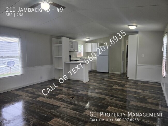 Foto del edificio - 210 Jamback Rd