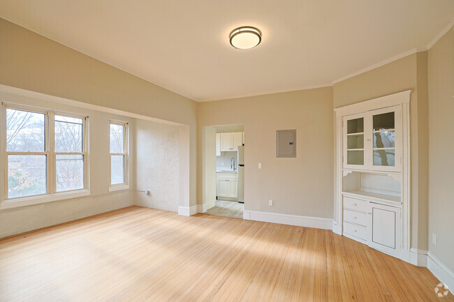 Interior Photo - 19-21 Agassiz St