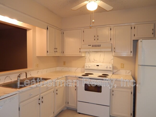 Foto del edificio - 738 Coventry Ln