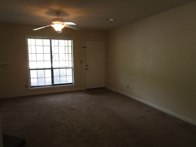 Building Photo - 640 Archdale Dr