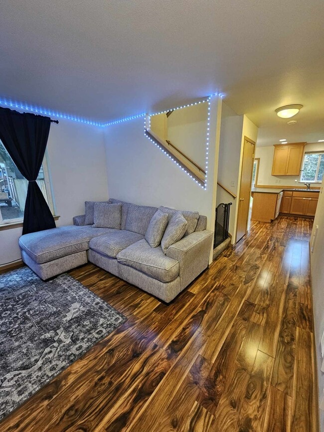 Foto del edificio - 17312 Heather Ln SE