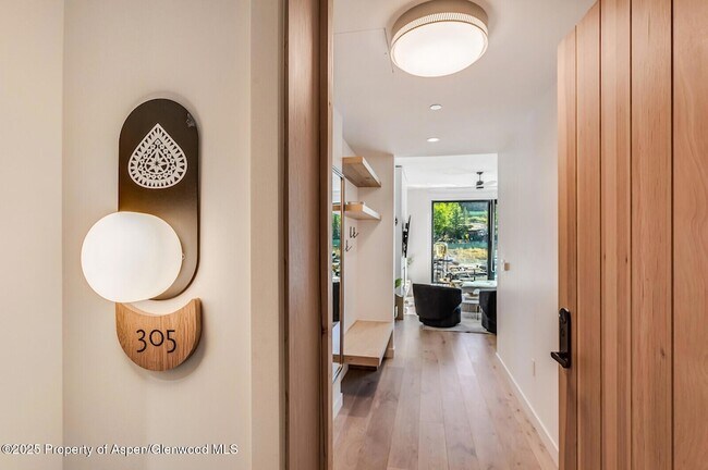 Foto del edificio - 119 Wood Rd