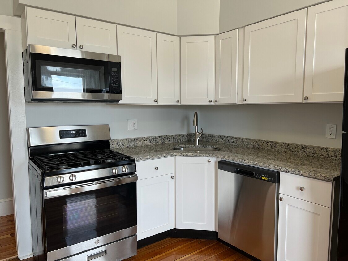 Foto principal - 58 Cottage St