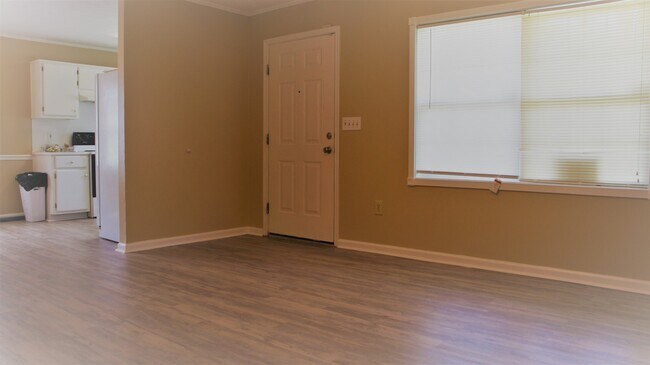 Building Photo - A Great Starter Home for rent Just For YOU!