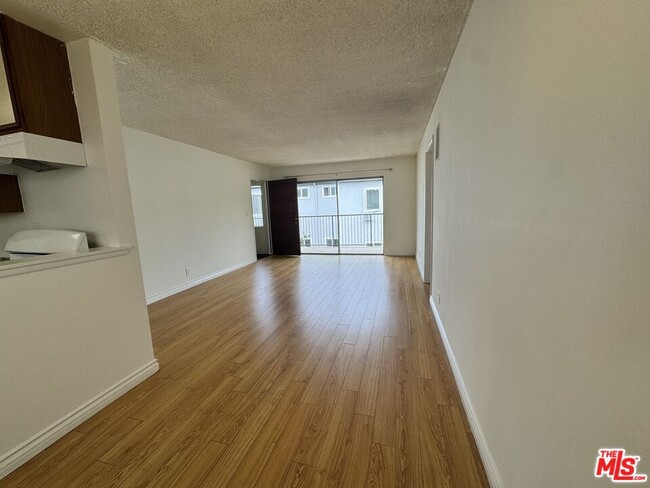Foto del edificio - 1252 Barry Ave