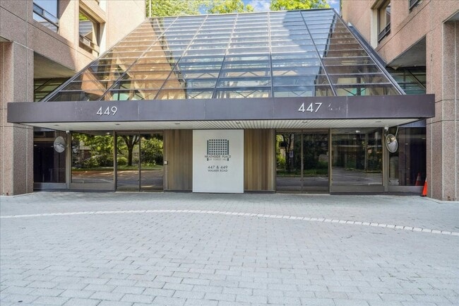 Building Photo - 449 Walmer Rd