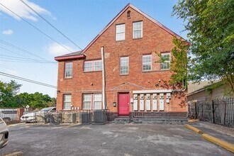 Building Photo - 2602 Isabella St