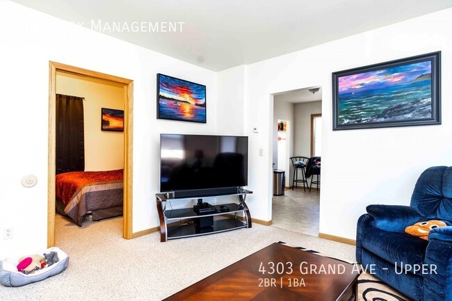 Foto del edificio - 4303 Grand Ave