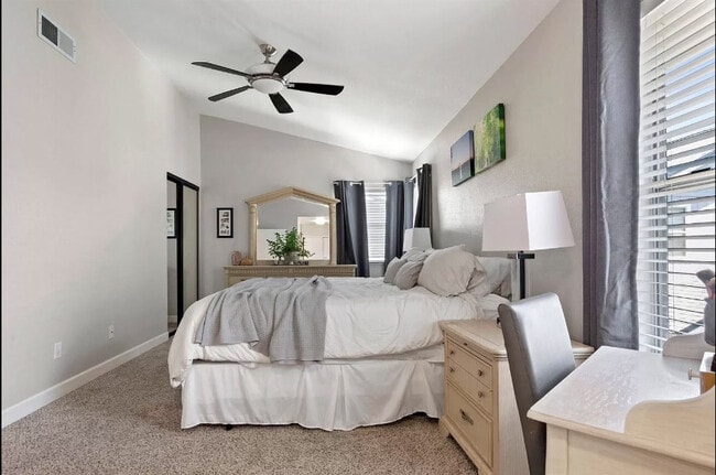 Building Photo - 35 Patricia Way