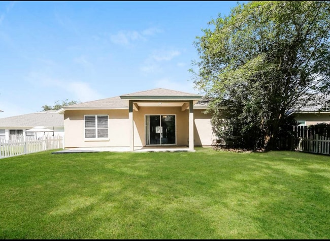 Building Photo - 43784 Devan Lee Dr W